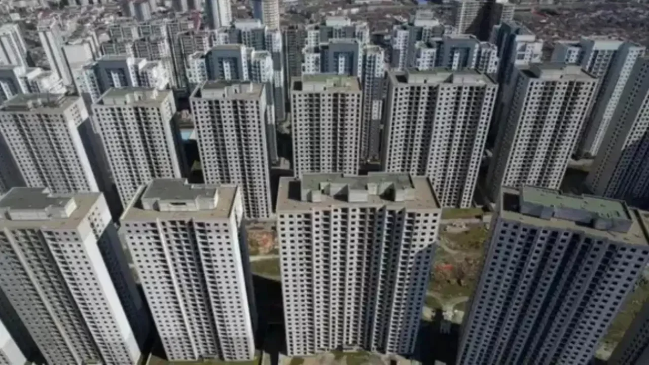 15 yıldır inşaatı süren gökdelenleri yapan şirkete soruşturma: Kayyım atandı