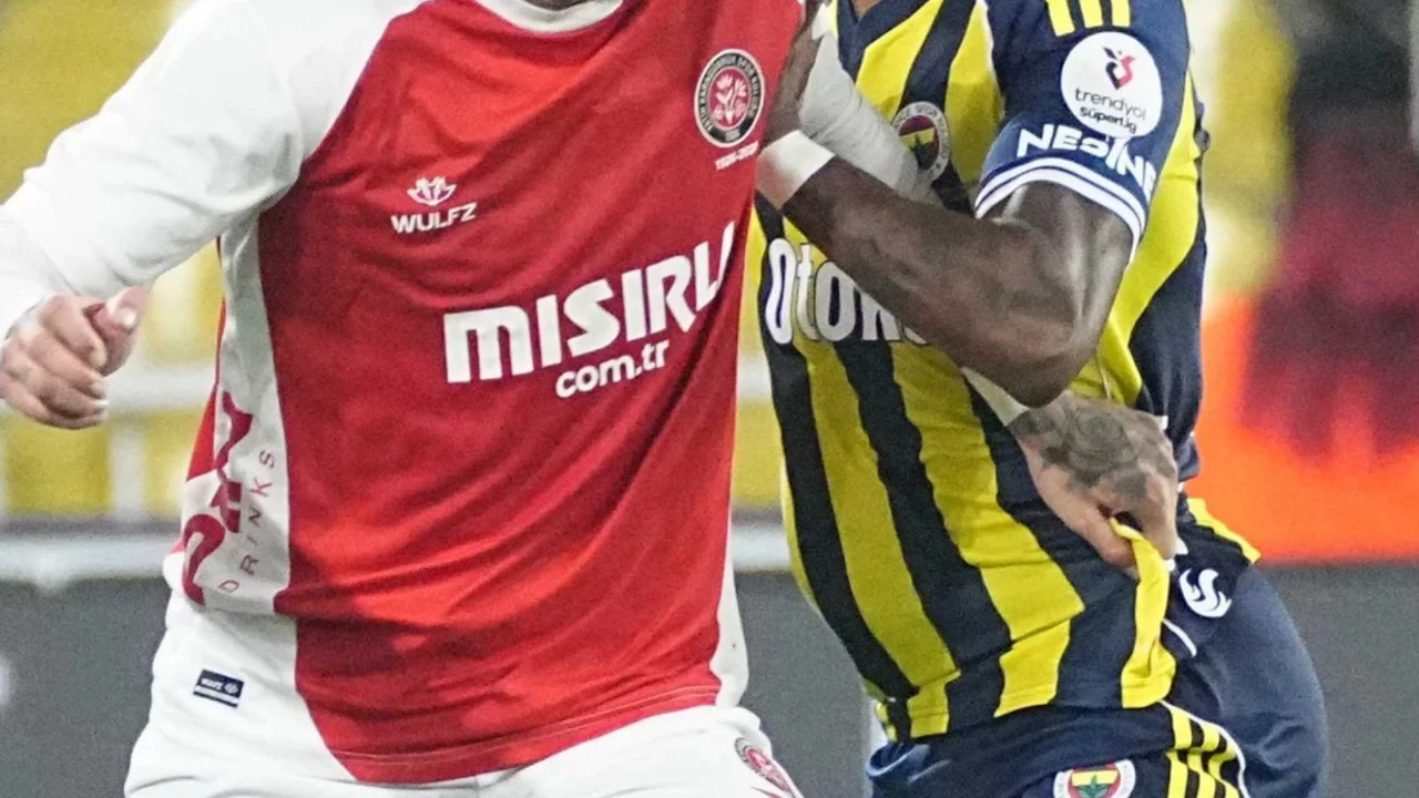 Fenerbahçe, Fatih Karagümrük'e konuk oluyor