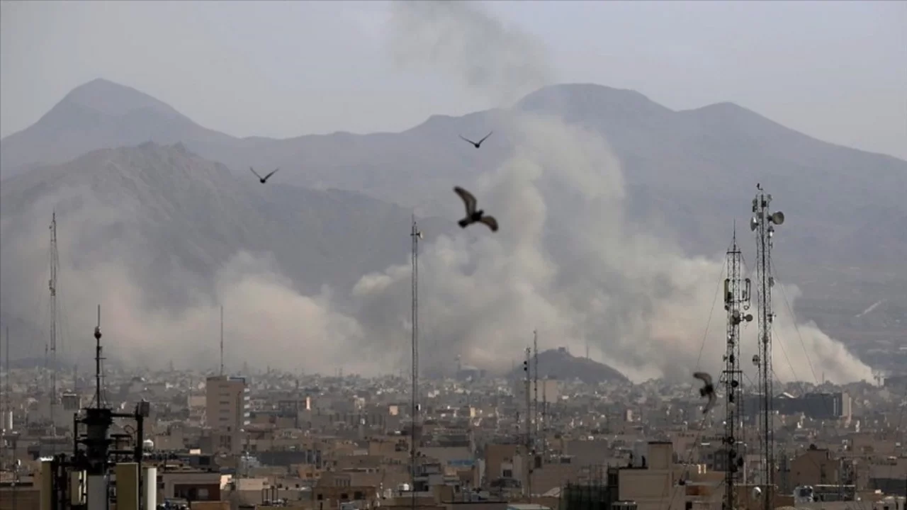 İsrail basını: ABD, İran'a yönelik saldırıların sona ermesi için bir hafta süre verdi