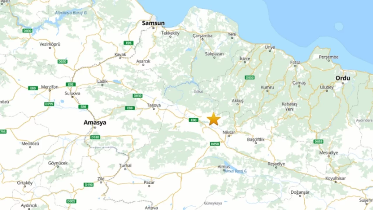 Tokat gece yarısı 5.5 büyüklüğünde depremle sallandı