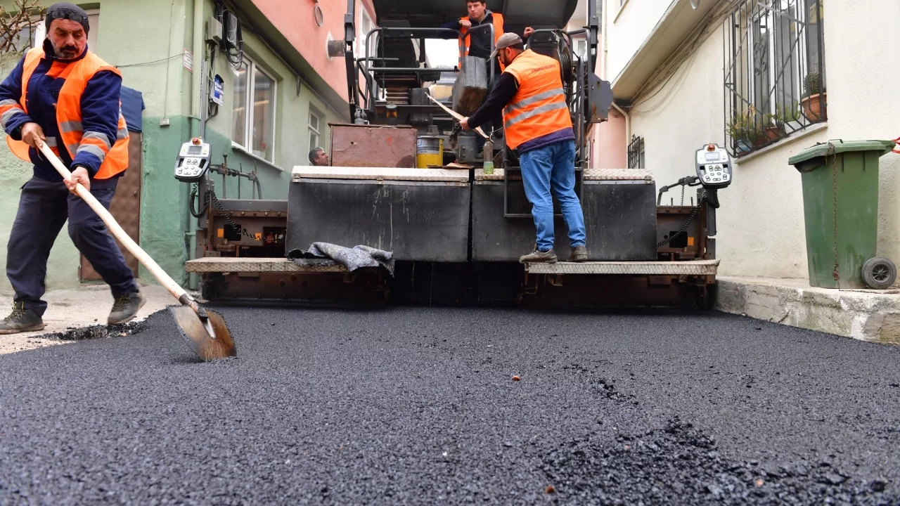 Osmangazi Belediyesi'nden Çiftehavuzlar'da asfalt dökümü