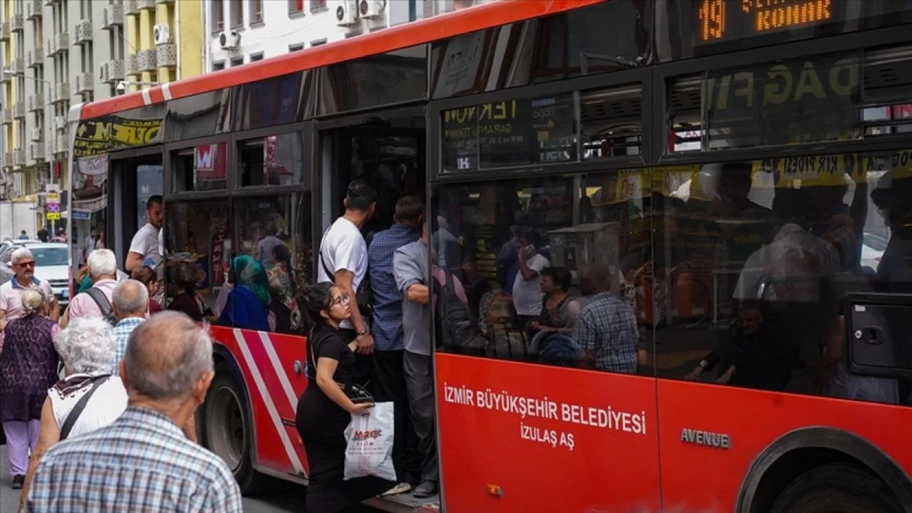 İzmir'de toplu ulaşıma zam