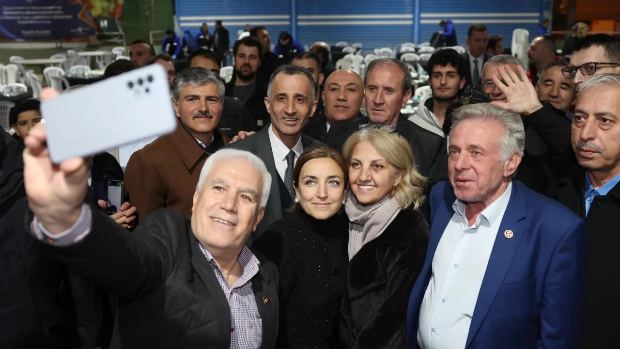 Bursa Büyükşehir Belediye Başkanı Bozbey: Kentimizi ve mahallemizi yarınlara hazırlıyoruz