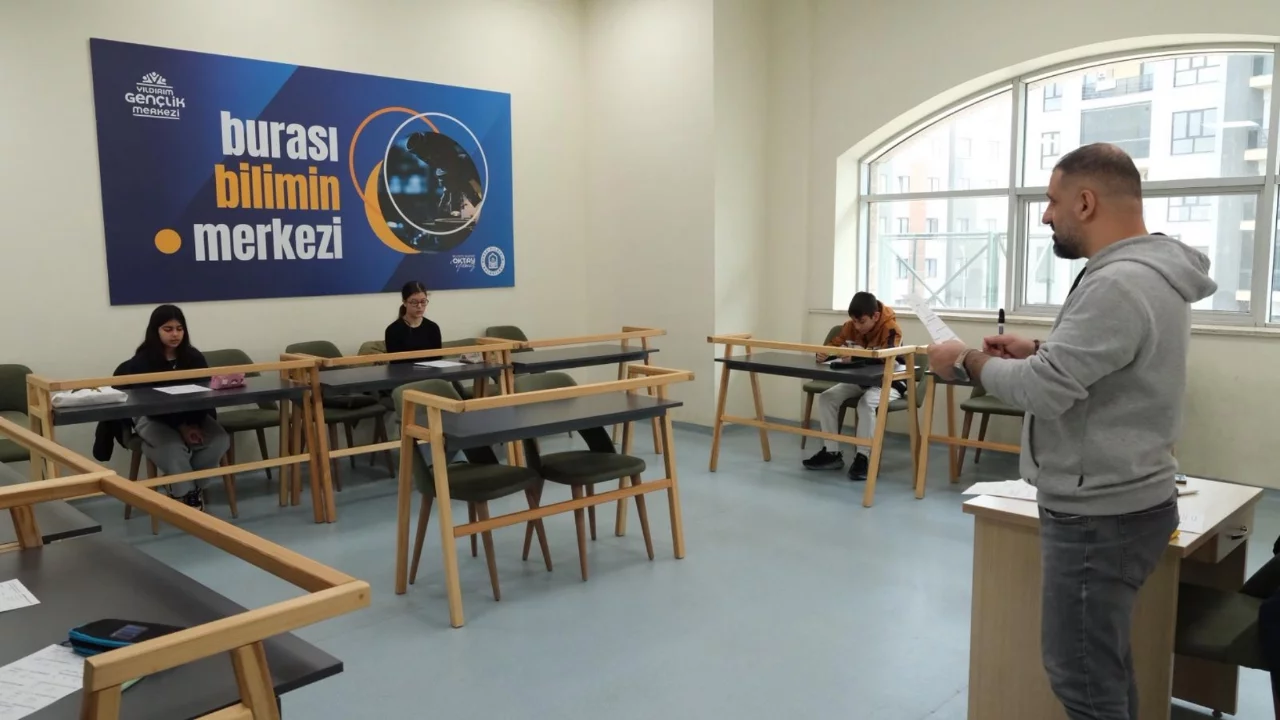 Yıldırım Beldeyesi'nden öğrencilere LGS desteği