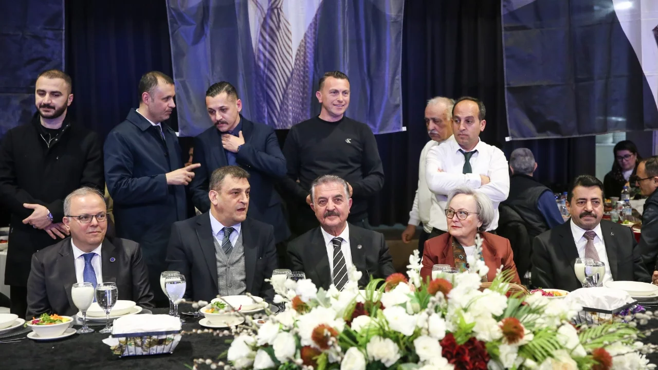 MHP Genel Sekreteri İsmet Büyükataman, partisinin Bursa'daki iftar programına katıldı