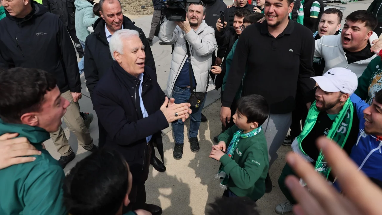 Başkan Bozbey, Bursaspor taraftarlarıyla şampiyonluk heyecanına ortak oldu