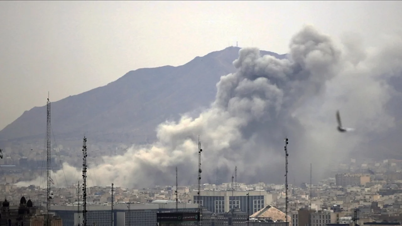 İran Kızılayı: ABD-İsrail saldırılarında 29 binden fazla sivil bina zarar gördü