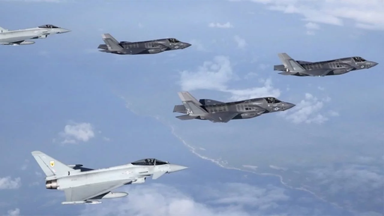 İngiltere'nin savaş uçakları Katar, BAE ve Ürdün üzerinden görevde