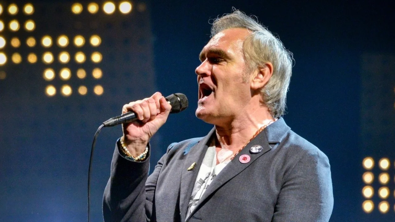 Morrissey uykusuz kaldığı için konserini iptal etti