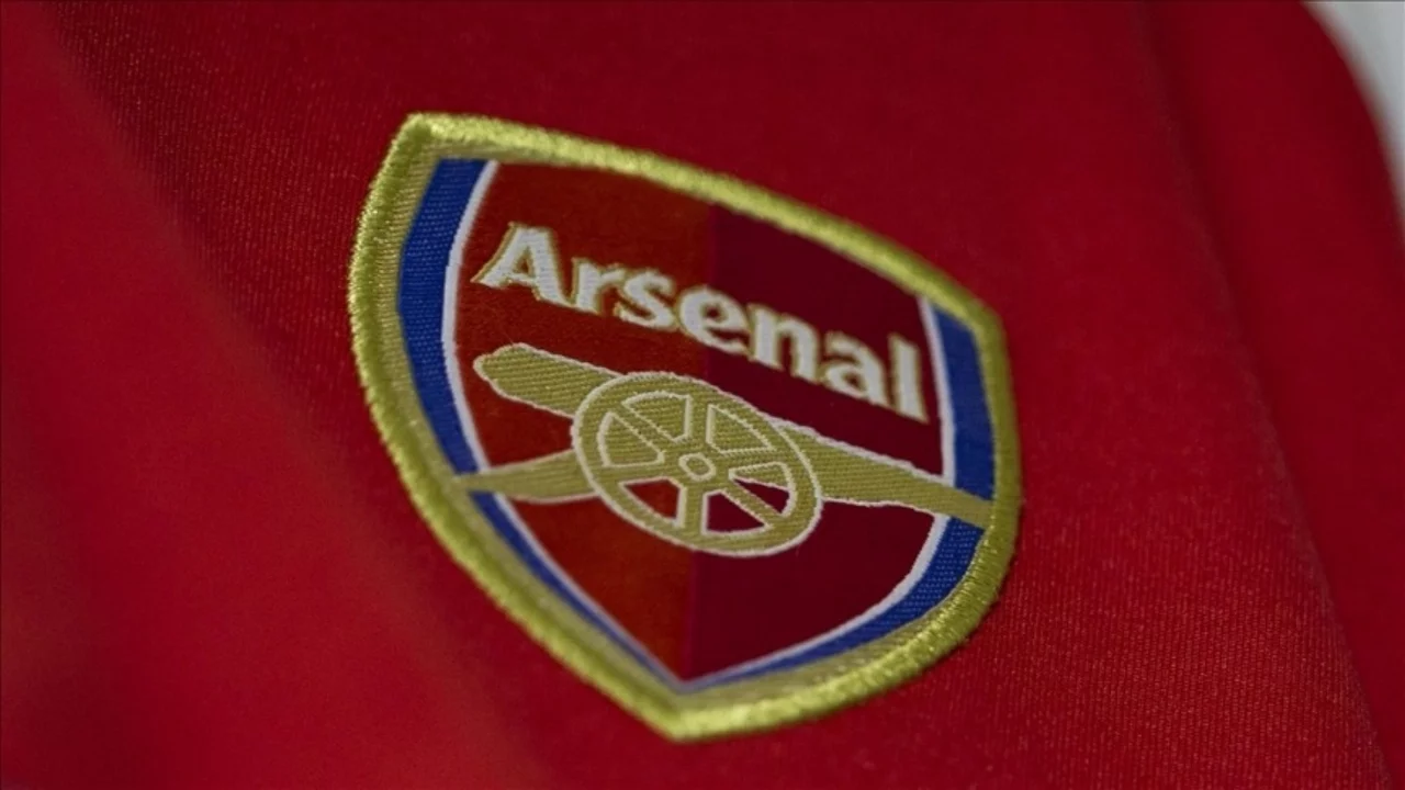 Arsenal'in 16 yaşındaki oyuncusu Dowman, Premier Lig tarihine geçti