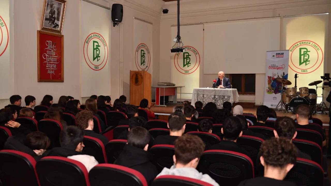 Osmangazi'de öğrenciler Orhan Kemal'in yaşamını ve eserlerini yakından tanıdı