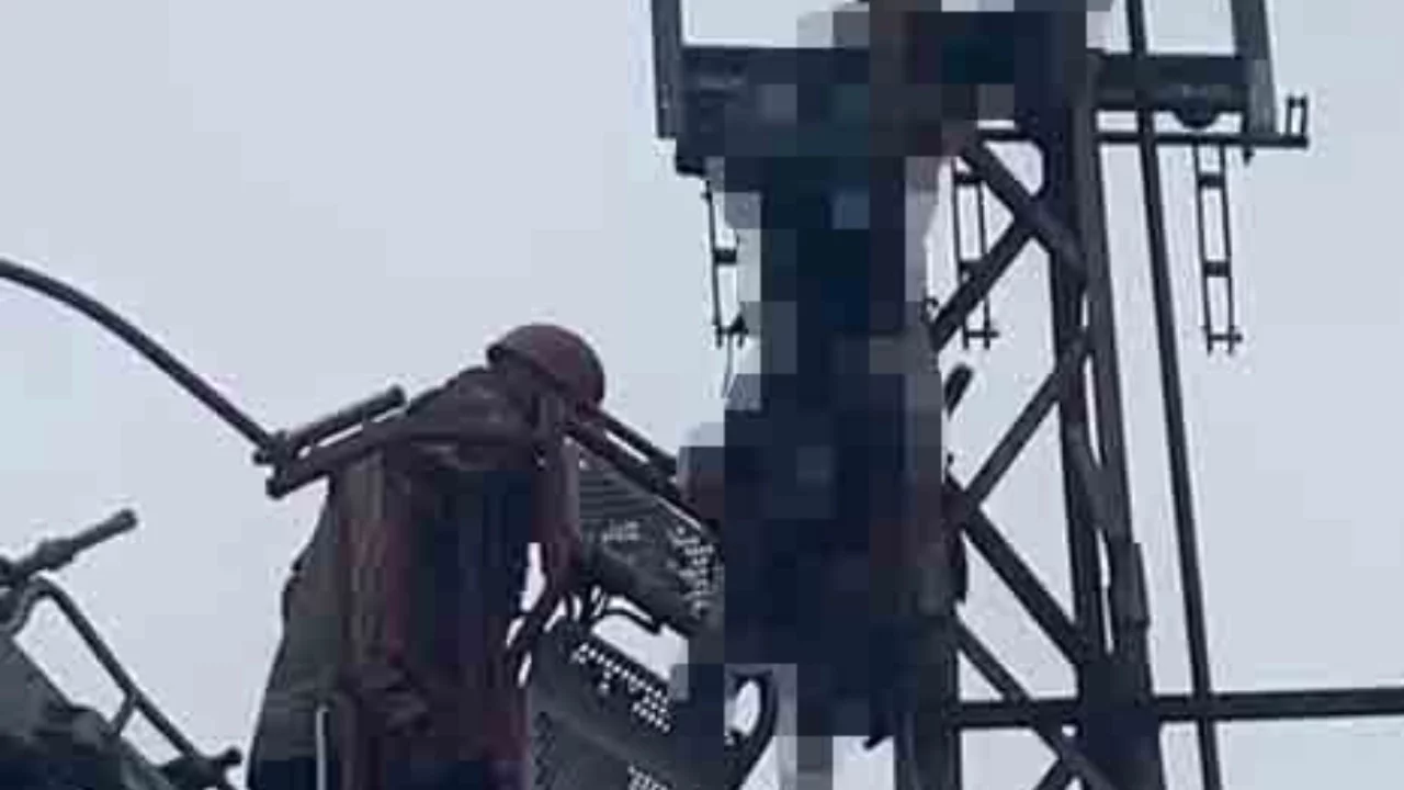 Bursa'da elektrik direğinde feci ölüm!