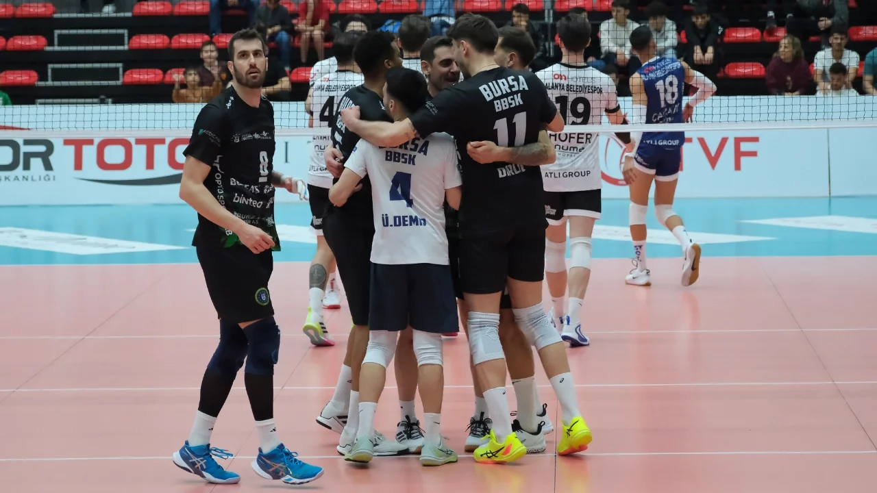 Bursa Büyükşehir Belediyespor, ON Hotels Alanya Belediyespor'u 3-2 mağlup etti