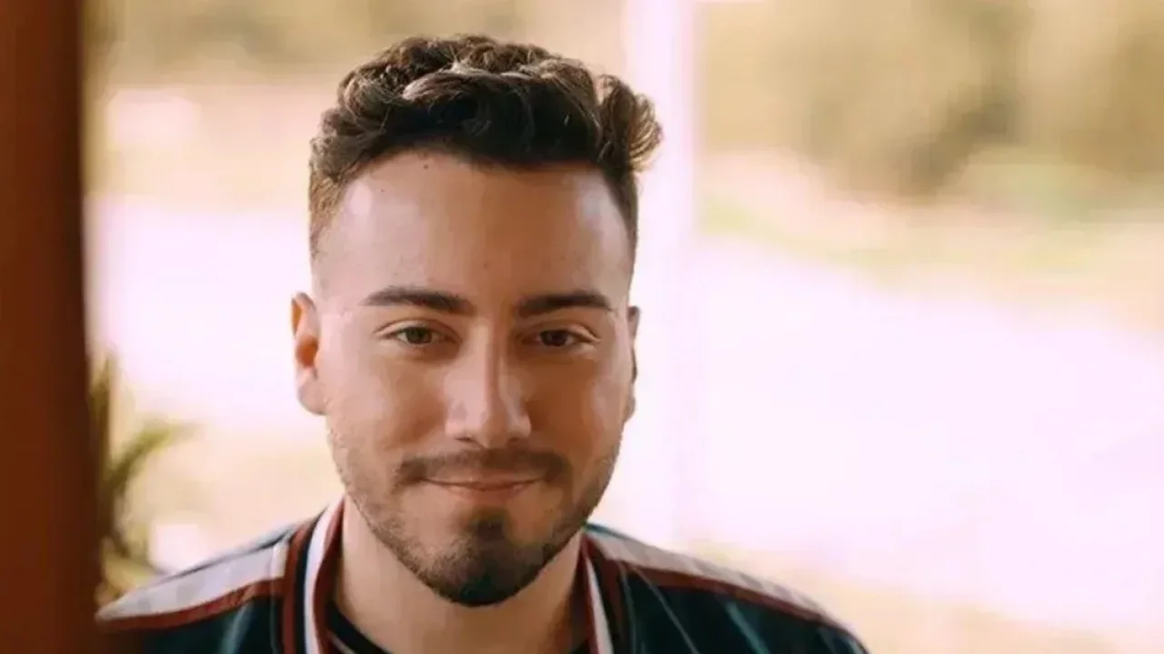 Enes Batur YouTube'a geri döndü