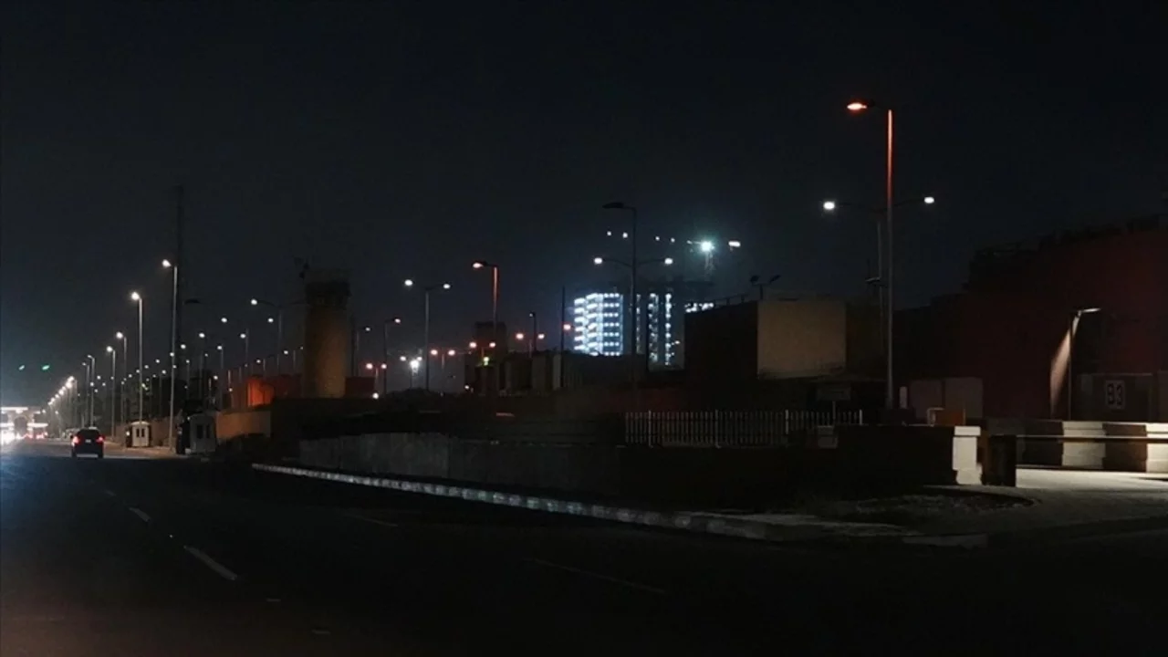 Irak'ın başkenti Bağdat'ta art arda patlama sesleri geldi