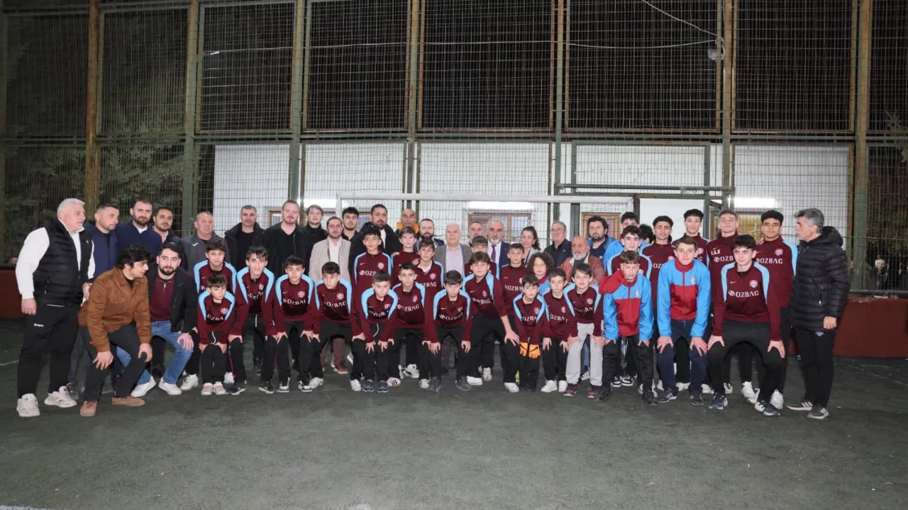 Başkan Bozbey'den İnegöl Karadeniz Güvenspor'a ziyaret