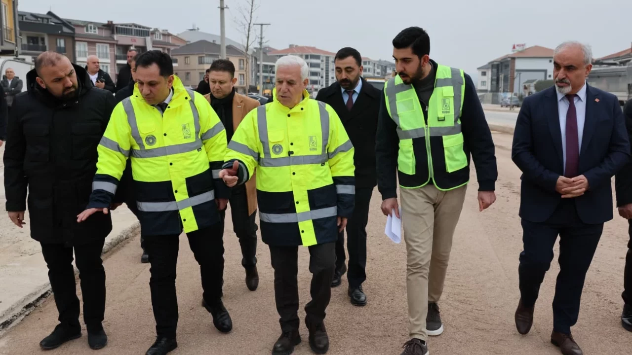 Bursa Büyükşehir Belediyesi İnegöl'de yıllardır süren yağmur suyu baskınlarını modern altyapı ile...
