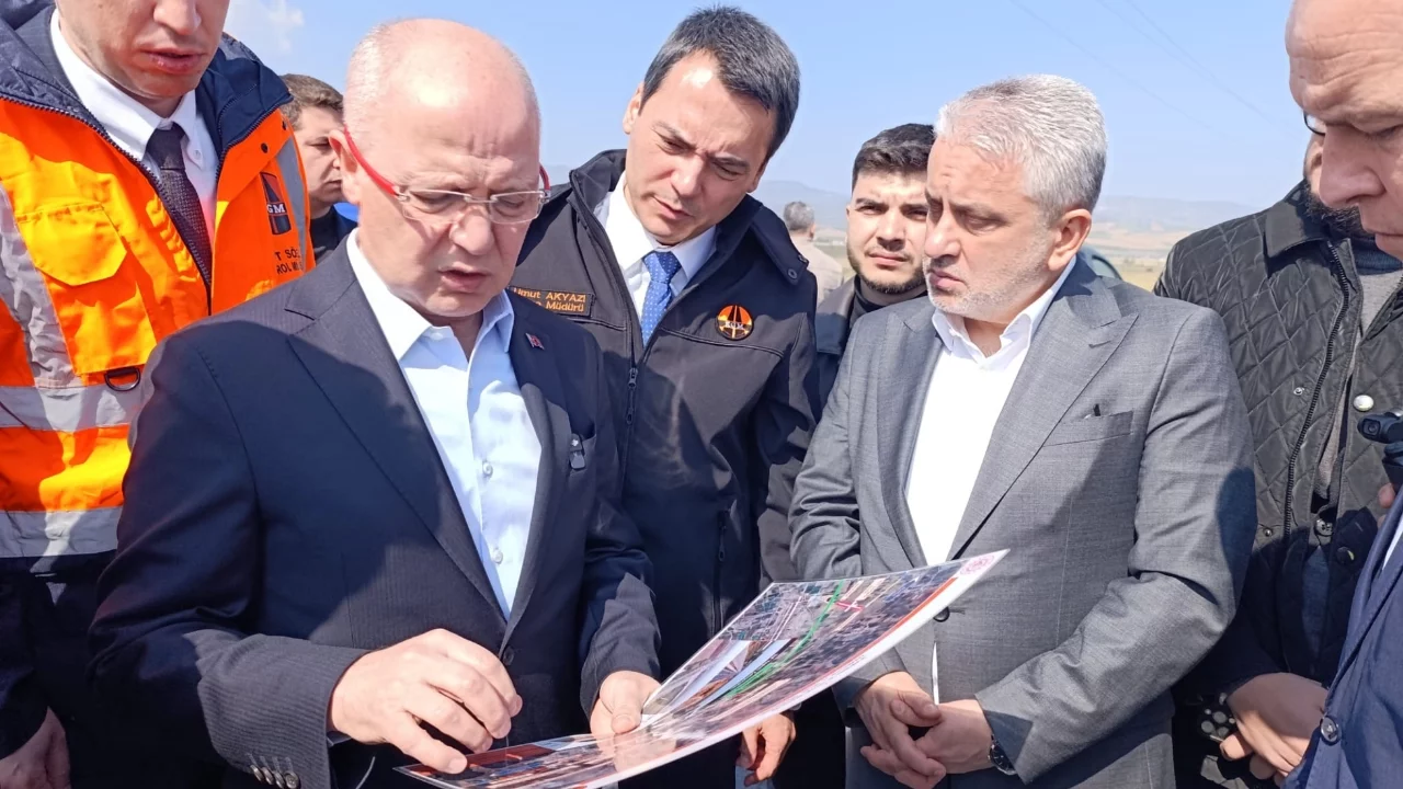 AK Parti heyeti Yenişehir'de yol çalışmalarını inceledi