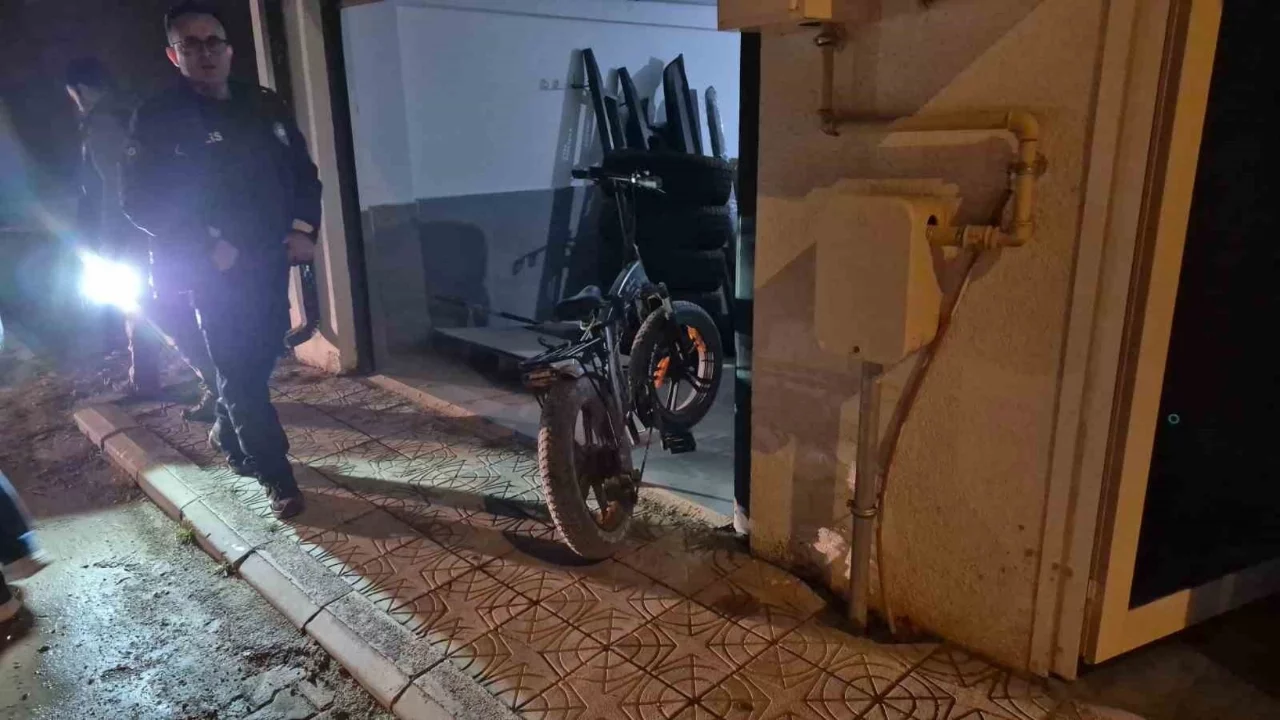 Göğsüne bisiklet gidonu saplanan çocuk hayatını kaybetti