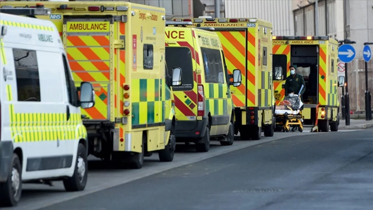 İngiltere'de Kent Üniversitesi'nde menenjit salgını: 2 kişi yaşamını yitirdi