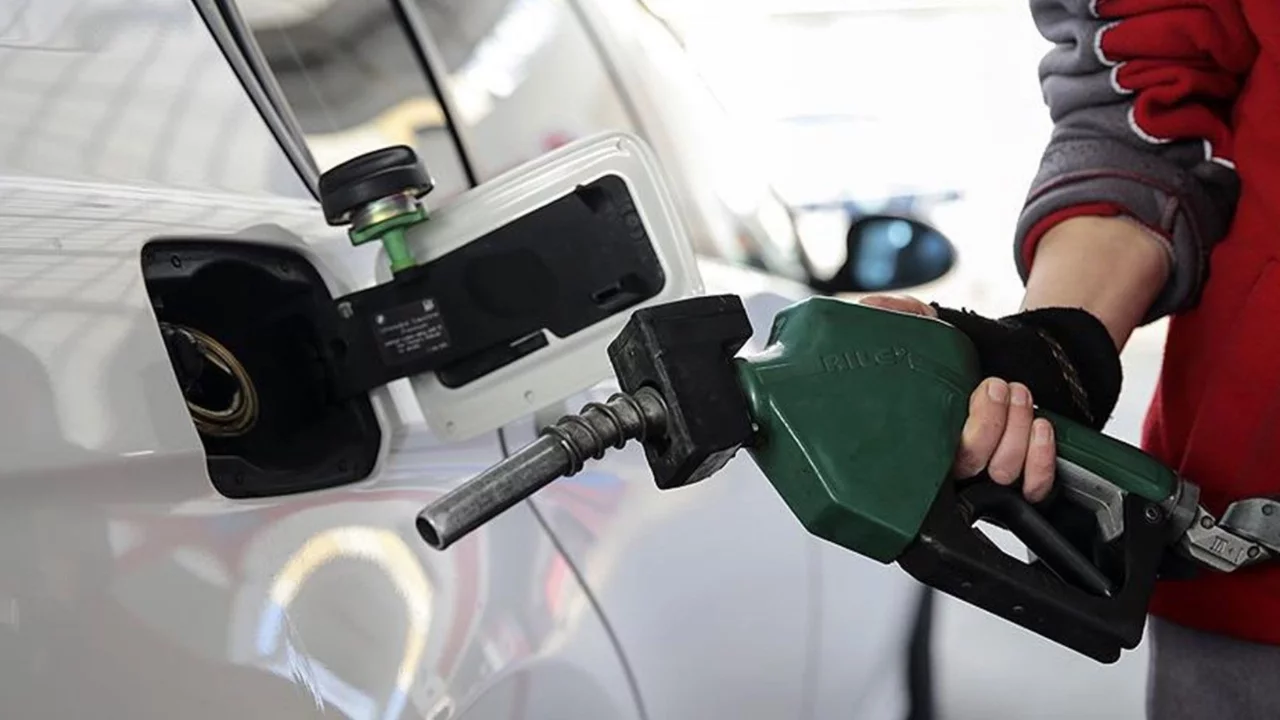 Benzin ve motorine zam geldi: Pompaya yansımayacak