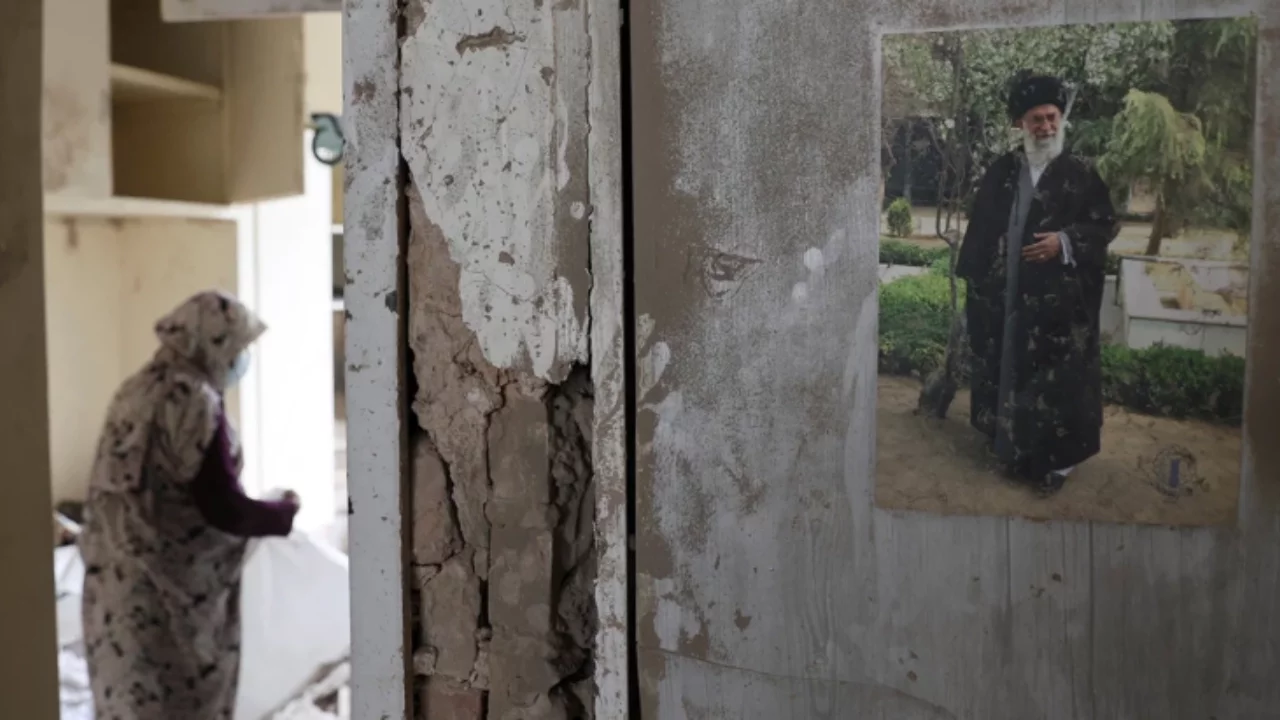 ABD ve İsrail bir okulu daha hedef aldı