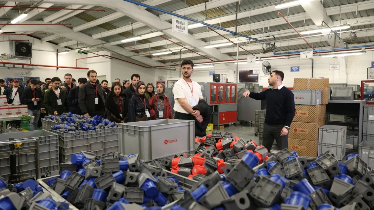 Osmangazi'de girişimci adayları sanayinin kalbinden ilham aldı