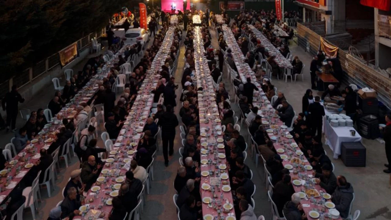 CHP Nilüfer'den dev sokak iftarı!