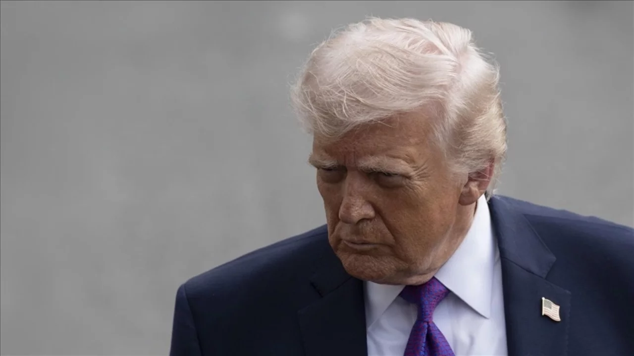 Trump, İran saldırıları dolayısıyla Çin ziyaretini bir süre erteleyeceğini açıkladı