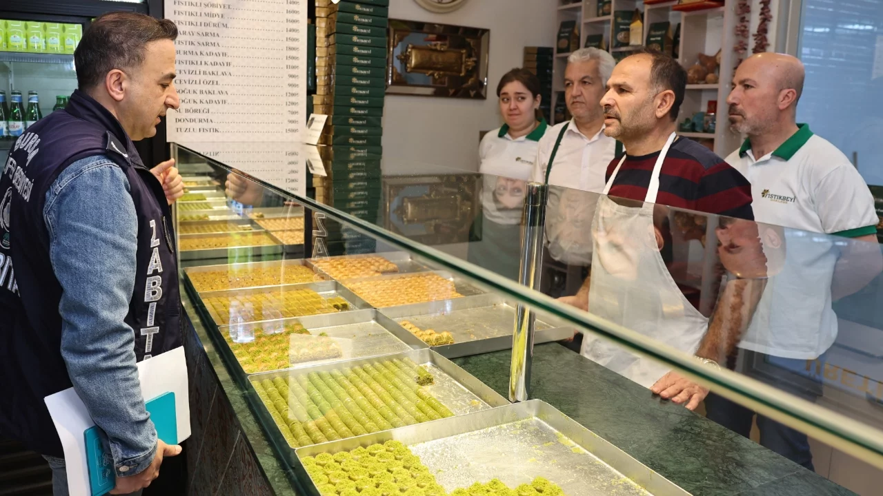 Nilüfer Belediyesi'nden tatlı üreticilerine sıkı denetim