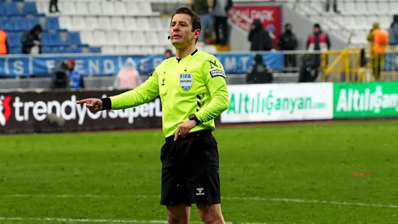 Kayserispor-Karagümrük maçının hakemi belli oldu
