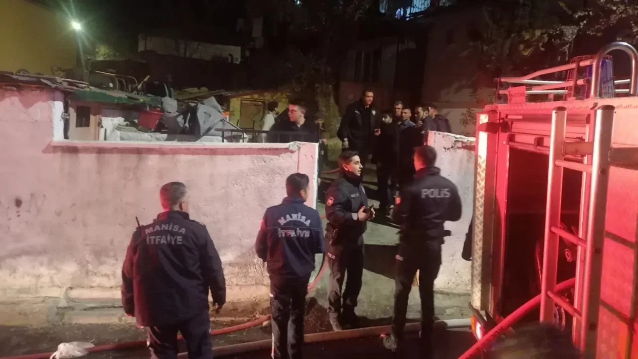 Manisa'da kayınpederi ile kayınvalidesinin evini ateşe verdi