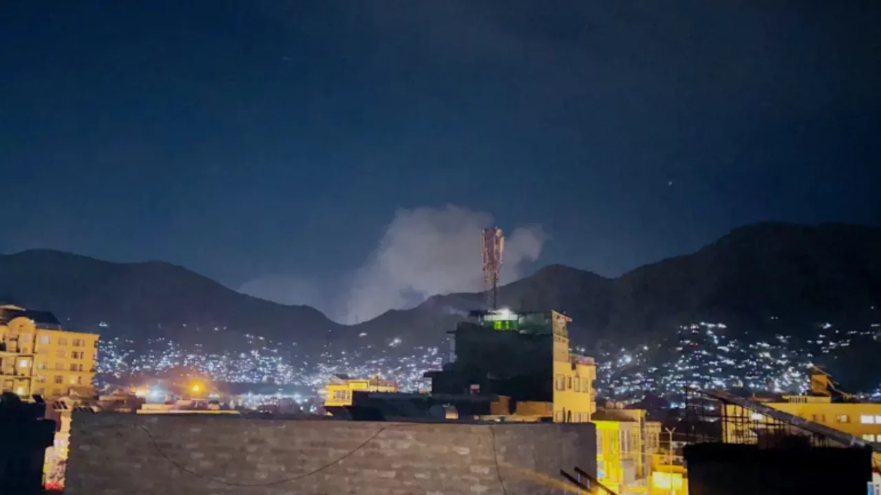 Pakistan Afganistan'da hastane vurdu! 400 ölü