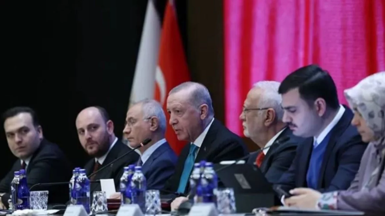 AK Parti bayram öncesi sahaya çıkıyor: Vatandaşın talepleri raporlanacak