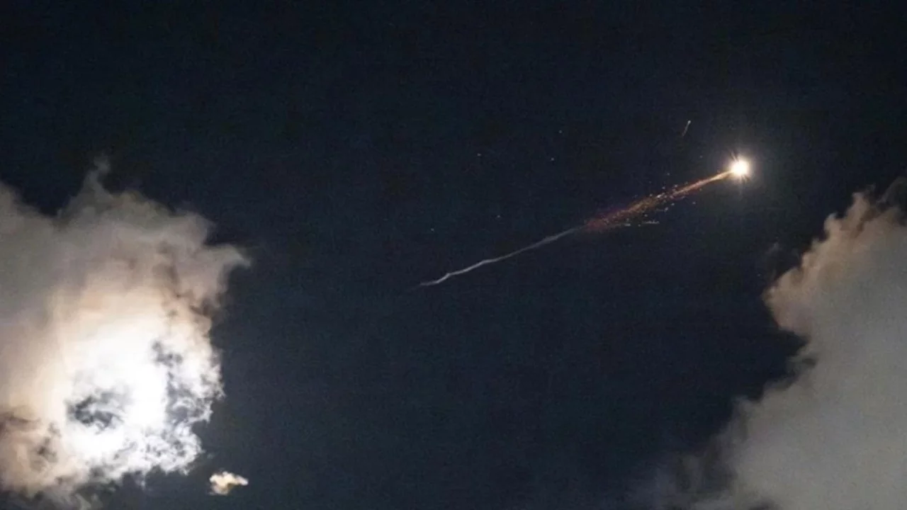 BAE'de engellenen füzenin enkazı nedeniyle 1 kişi yaşamını yitirdi