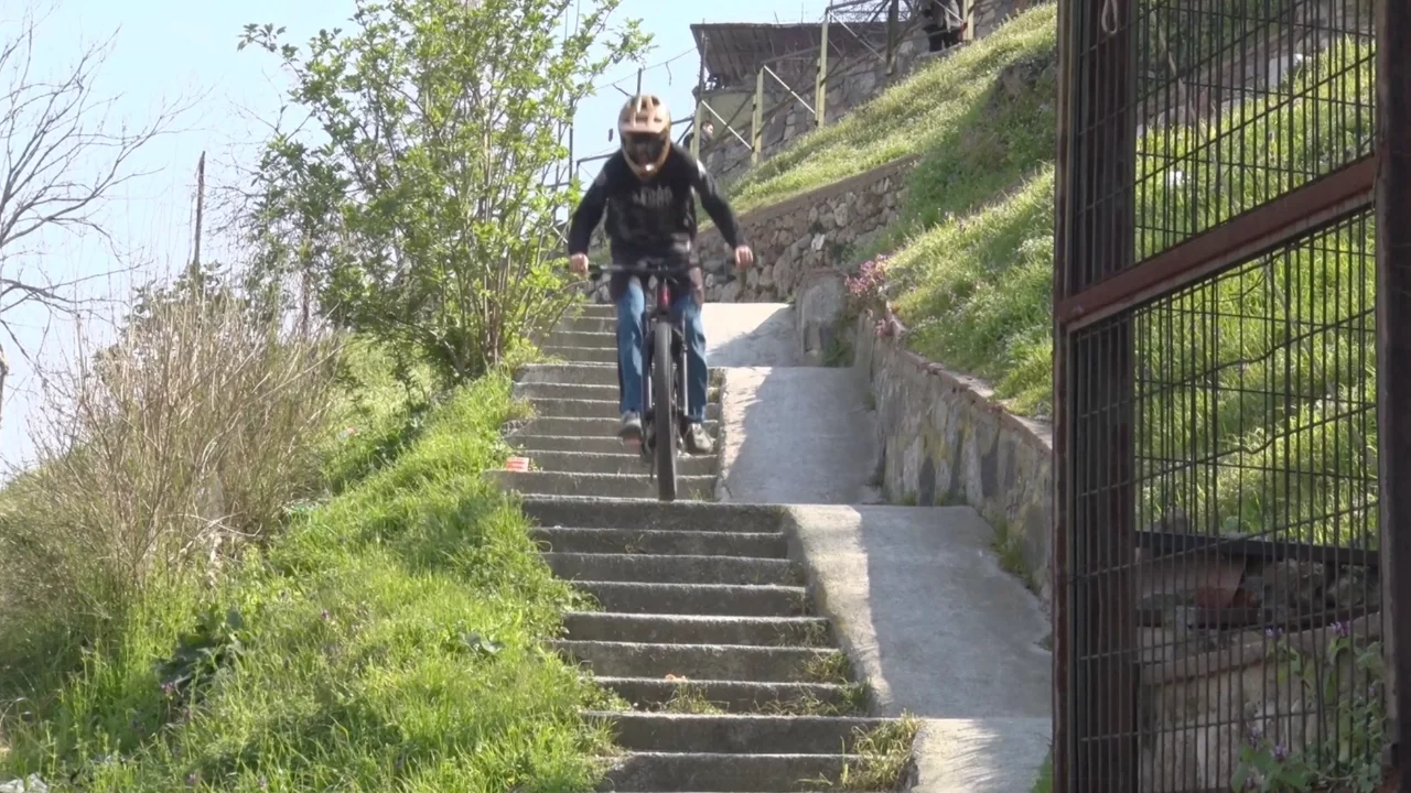 Bursalı Downhill sporcusu genç dünya şampiyonasına hazırlanıyor