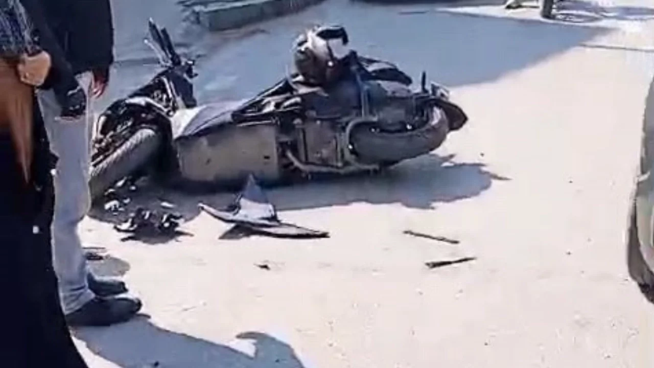 Bursa'da motosiklet ile hafif ticari araç çarpıştı! 1 kişi yaralandı