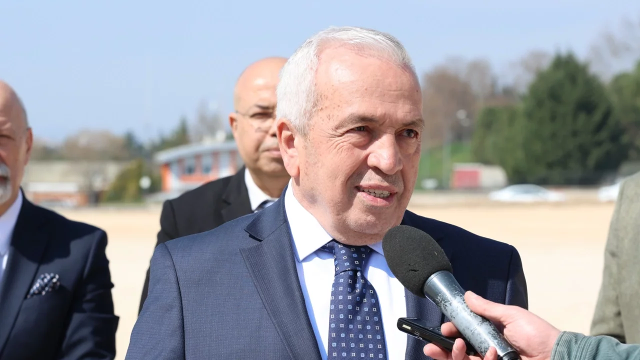 Nilüfer Belediye Başkanı Özdemir: Nilüfer'in kalbi ve geleceği satılık değildir!