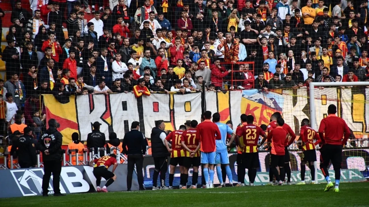 Kayserispor ile Karagümrük arasında oynanacak karşılaşmanın bilet fiyatları belli oldu