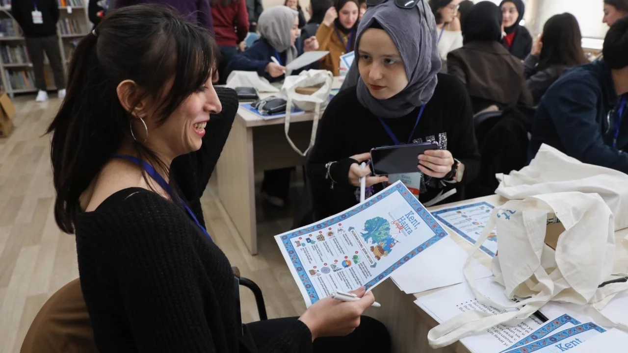 Bursa'nın sosyal, kültürel ve tarihsel hafızası gençlerle geleceğe taşınıyor