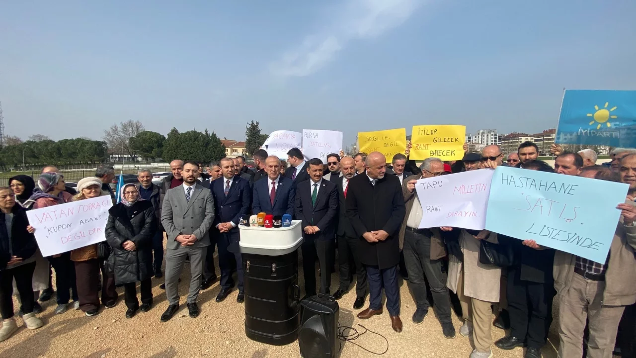 İYİ Parti Bursa'dan sağlık alanlarının satışa çıkarılmasına tepki: "Bugün dur demezsek, yarın ger...