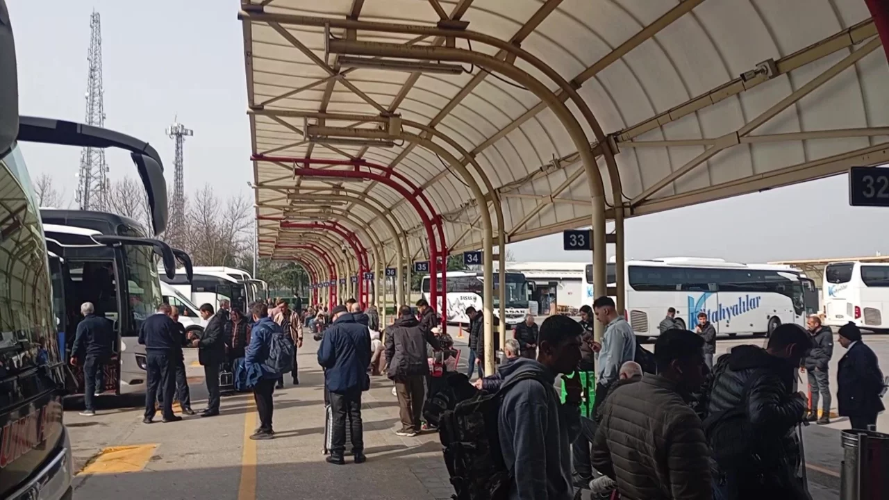Bursa Şehirlerarası Otobüs Terminali'nde yoğunluk başladı