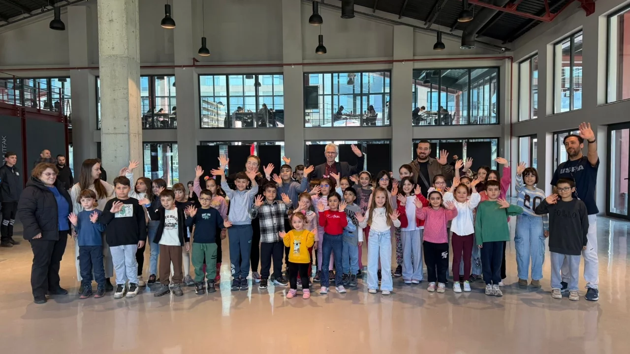 Nilüfer'de çocuklar Pancar Deposu'nda yeni dünyalar keşfetti