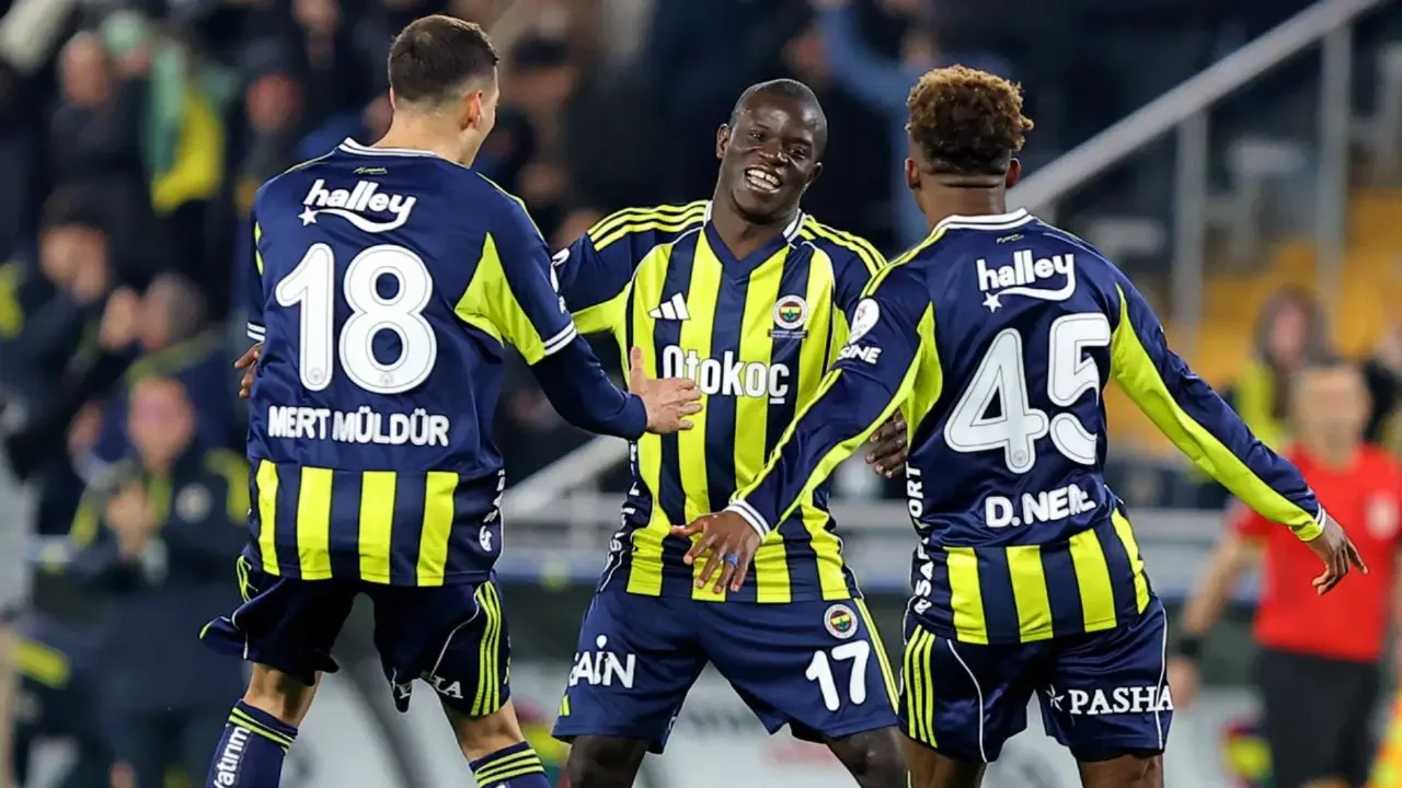 Fransız yıldız N'Golo Kante'den Fenerbahçe'de bir ilk