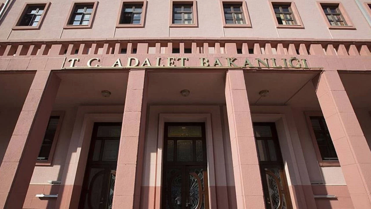 Adalet Bakanlığı'nda çok sayıda genel müdür görevden alındı