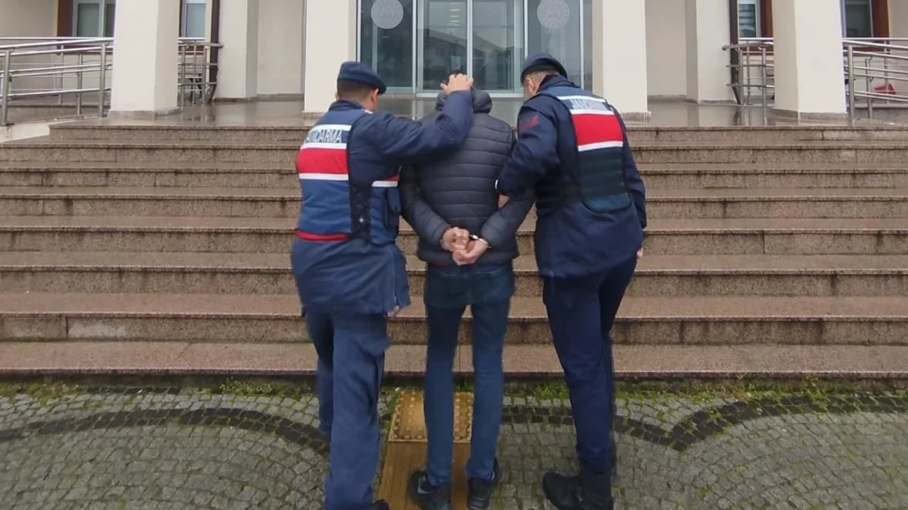 Bursa'dan Çanakkale'ye uyuşturucu taşıyan şüpheli yakalandı