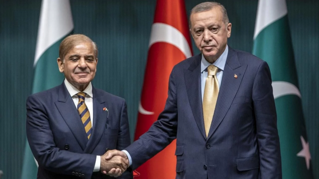 Cumhurbaşkanı Erdoğan, Pakistan Başbakanı Şahbaz Şerif ile telefonda görüştü