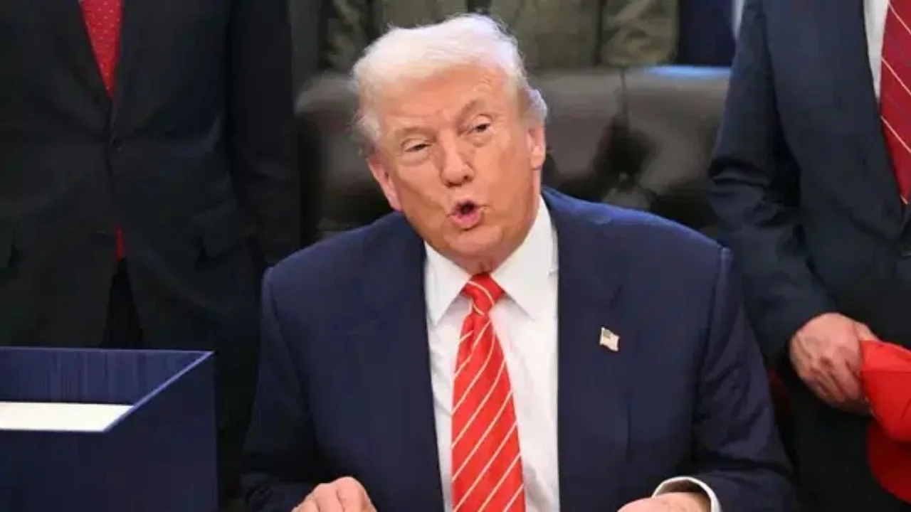 Trump'tan Netenyahu'ya talimat: 'İran'ın petrol tesislerini vurma' dedim