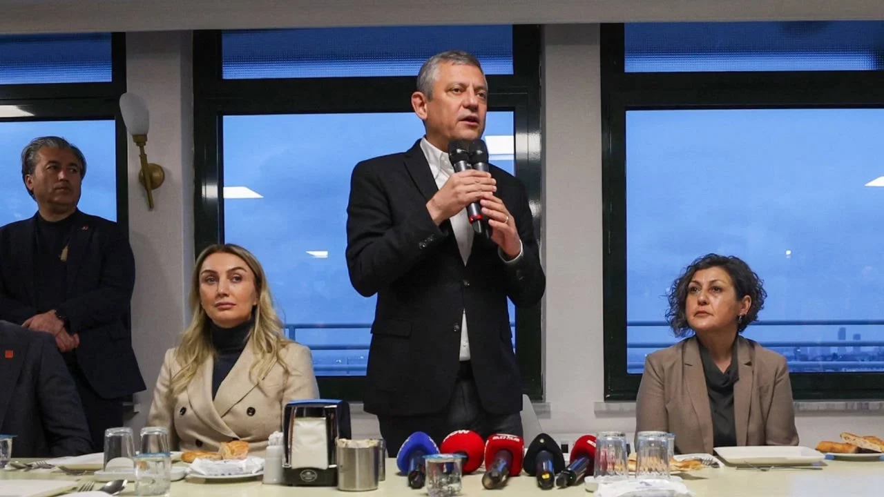 Özgür Özel: "Türkiye yeni bir iktidar için doğum sancısı çekiyor"