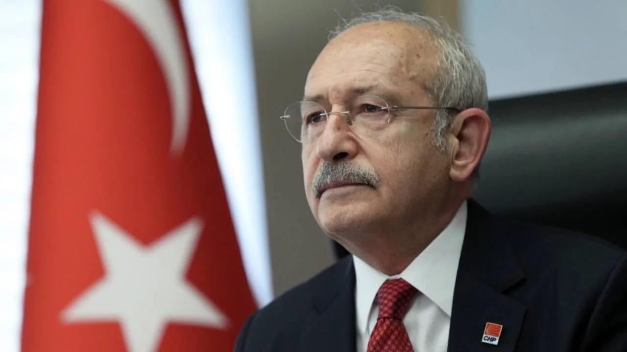 Kemal Kılıçdaroğlu'ndan bayram mesajı: Aile içinde küslükler olmaz; et tırnaktan, kardeş kardeşte...